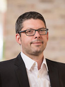 Bei Fragen bin ich gerne für Sie da und helfe Ihnen weiter! Portrait Dominik Wolter